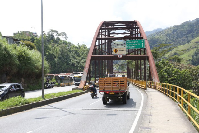 Fotos | Luis Fernando Trejos | LA PATRIA  La velocidad máxima que se puede alcanzar en la Panamericana es de 30 km/h, 40 km/h o 50 km/h según el tramo.