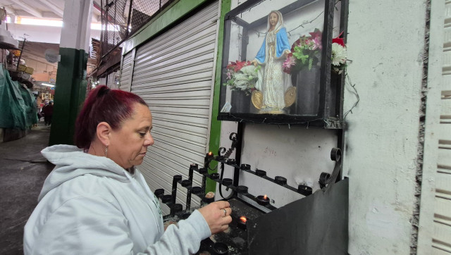 En la Galería de Manizales la religiosidad es tan fuerte como el negocio.