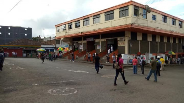  La plaza de mercado Plaza Ospina en Anserma