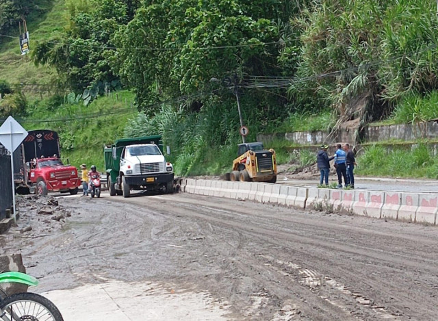 Habilitan ambos carriles de la vía Manizales-Villamaría, en el sector Marchagás.