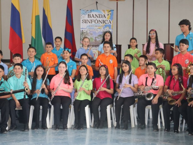  Foto | Jorge Hernán Ramírez | LA PATRIA   Se observó que la Banda Sinfónica Infantil de la Institución Educativa Marino Gómez Estrada de Aguadas “da gusto escucharla”.