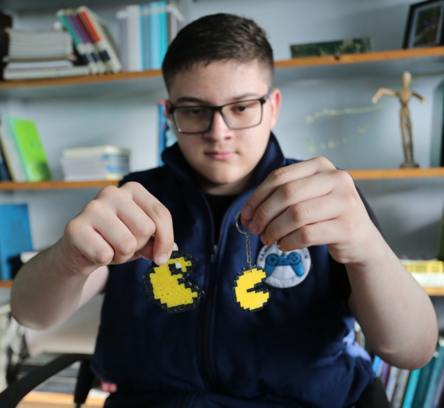 El Pac-Man de la izquierda fue uno de sus primeros diseños. El de la izquierda muestra cómo ha logrado perfeccionar su técnica.