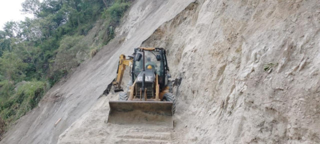 La vía de río Pozo ya había sido atendida antes del derrumbe que eliminó su rastro.