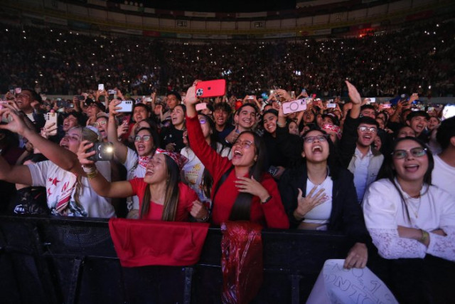 Foto | Luis Fernando Trejos | LA PATRIA El público manizaleños recibió con aforo lleno a Morat en la ciudad.