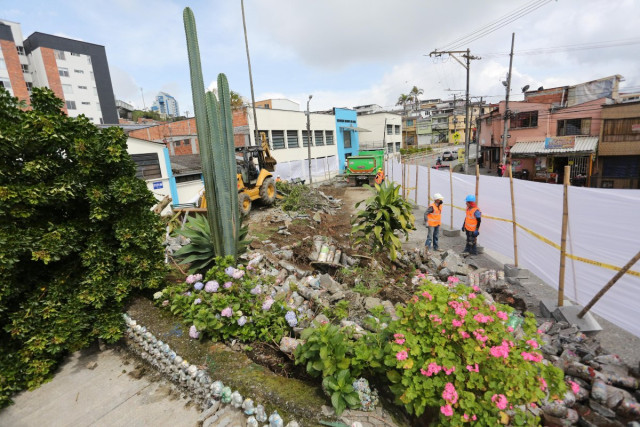 Video: la demolición de un parque en Manizales, punto de partida de la construcción de un bulevar comercial Durante la demolición
