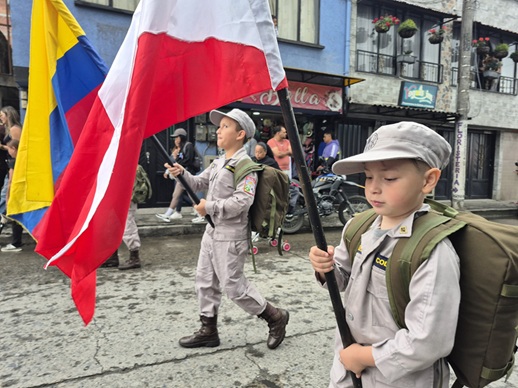 Emanuel Buitrago Gálvez, de la Academia Militar García Rovira, marchó junto a sus demás compañeros.