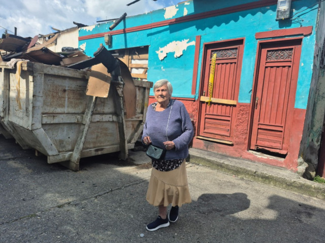 Ruby, de 92 años, vivía en una de las casas afectadas. Hoy depende de la ayuda de sus familiares y pide la solidaridad de los manizaleños. Ruby, de 92 años, vivía en una de las casas afectadas. Hoy depende de la ayuda de sus familiares y pide la solidaridad de los manizaleños.