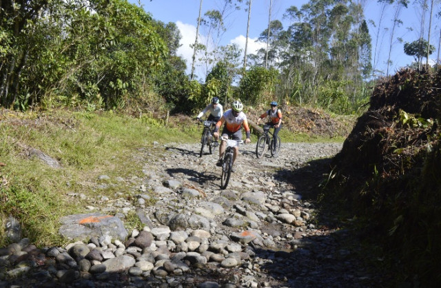 La actividad integró deporte, salud y turismo. Más de 80 personas del municipio fueron contratadas para labores logísticas, dinamizando así la economía de Santa Rosa de Cabal.