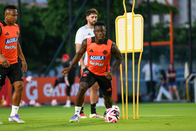 ¿Mantendrá el invicto?: Colombia tiene una racha de 9 partidos sin perder con Venezuela, Lorenzo haría cambios Jáminton Campaz y Marino HInestroza, en el entrenamiento del sàbado (6 de septiembre).