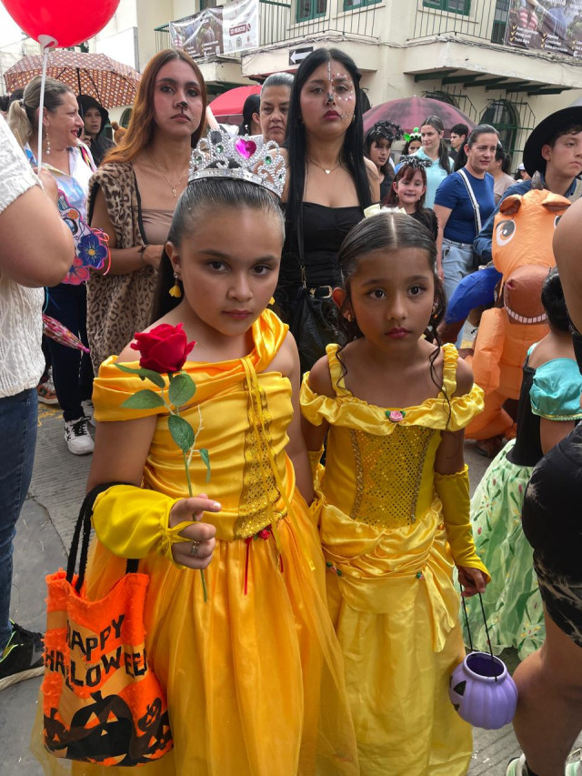 Disfraces de todo tipo lucieron los niños