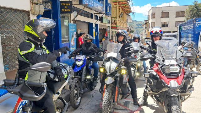 En Aranzazu, los motociclistas se detuvieron para avistar el municipio, descansar un poco y continuar el recorrido.