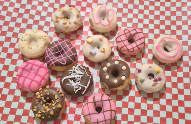 Manizales: María José alimenta su sueño con donas y sostiene a su familia, sufre una enfermedad de corazón Las donas son la especialidad de Minidelicias, que vende en Manizales y Villamaría.