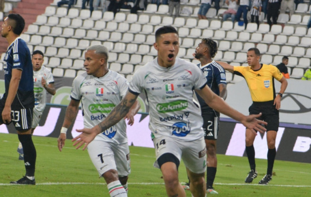 Jefry Zapata fue el jugador más amonestado del Once Caldas este año, con 13 tarjetas (12 amarillas y una roja). También fue el goleador del segundo semestre. Jefry Zapata fue el jugador más amonestado del Once Caldas este año, con 13 tarjetas (12 amarillas y una roja). También fue el goleador del segundo semestre.