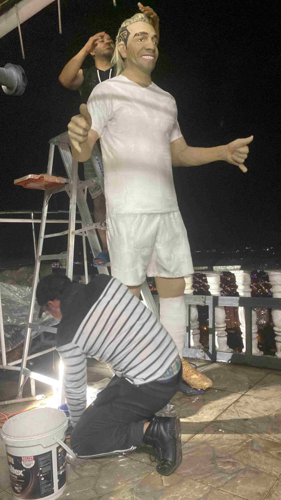 El presupuesto del muñeco calcula John Mario que puede ser entre cuatro y cinco millones de pesos y lo empezaron a realizar desde octubre.