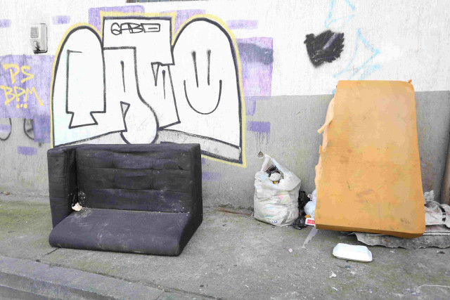 Tiran basuras en calles de Villamaría