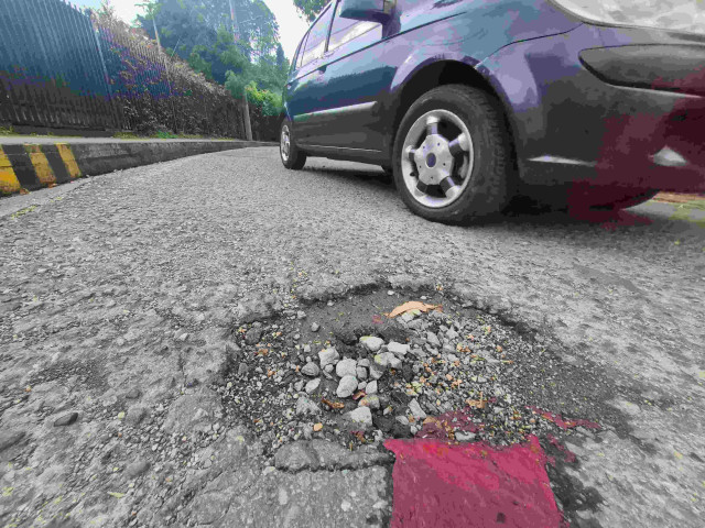 Piden repar huecos en la vía Peñón-Panorama