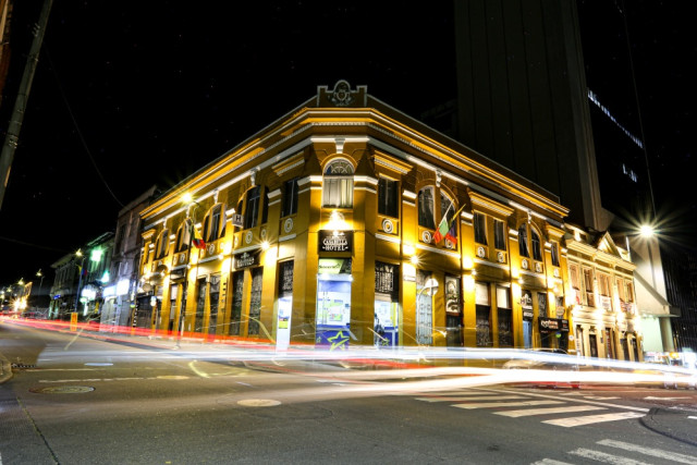 Edificio patrimonio ubicado en la esquina de carrera 24 con calle 21.