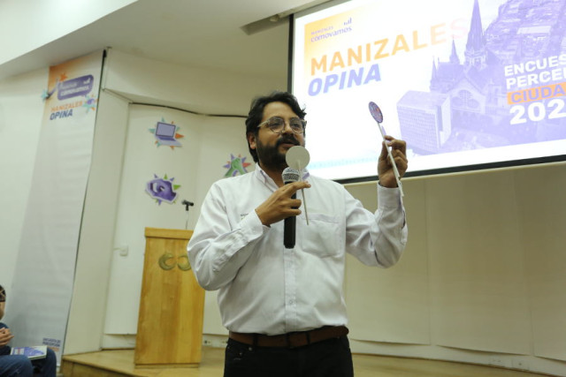 Camilo Vallejo, director de Manizales Cómo Vamos, fue el encargado de entregar las cifras en el auditorio de la Cámara de Comercio de Manizales por Caldas.