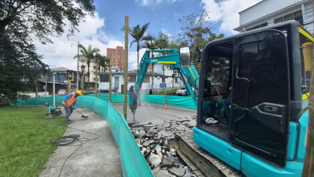 Nace un nuevo bulevar en Manizales: en el barrio La Estrella, la Alcaldía inició ampliación de andenes y mejoras viales. Planea instalar escaleras eléctricas. La obra deja atrás una polémica.