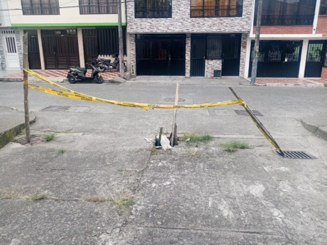 Reparan calle en mal estado en Verdun, Chinchiná