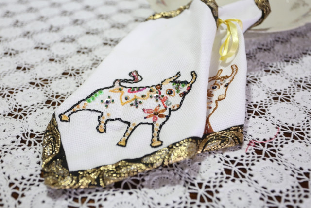 Libia Orjuela lleva más de 35 años asistiendo a las clases con Ginna.