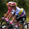 Esteban Chaves corrió el Tour de Francia con la camiseta que lo identifica como campeón de Colombia.