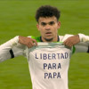En su regreso a las canchas con el Liverpool, Luis Díaz marcó este domingo en el minuto 95 para darle el empate a su equipo ante Luton Town. En la celebración se levantó la camiseta para lucir el mensaje "Libertad para papá".