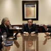 Luis Almagro (segundo de izq. a der.), secretario general de la Organización de Estados Americanos (OEA); José Manuel Albares (centro), ministro español de Relaciones Exteriores, y Roberto Álvarez, canciller de República Dominicana, participaron en la reunión extraordinaria de cancilleres por la situación de Guatemala, en la capital del país centroamericano, Ciudad de Guatemala.