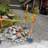 Quedaron los escombros de las reparaciones de Aguas de Manizales reportadas el 2 de abril.