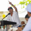 Fotografía cedida hoy por la Presidencia de Colombia que muestra al mandatario Gustavo Petro, mientras habla durante su visita de este miércoles a Cartagena de Indias