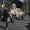 Según las últimas informaciones, un tanque tiró las puertas de la sede del Ejecutivo de Bolivia e ingresó a las 3:51 p.m.