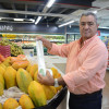 Julián Serna López, dueño del supermercado El Ahorro, afirma que están utilizando bolsas biodegradables que son hechas a base de caña. Ese es uno de los negocios que ya se preparan para la prohibición de los plásticos de un solo uso, que entrará en vigencia el 7 de julio.