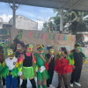 La izada de bandera en el colegio Giovanni Montini, de la vereda Kilómetro 41 de Manizales, se convirtió en el Carnaval de la Biodiversidad, con mensajes sobre el cuidado de los animales y del medioambiente.