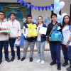 Los seis ganadores posaron con sus reconocimientos.