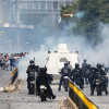 La incertidumbre y las confrontaciones se tomaron las calles de decenas de ciudades en Venezuela.