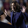 La candidata presidencial estadounidense por el partido demócrata Kamala Harris durante un acto electoral celebrado en East Lansing, Michigan, Estados Unidos. 