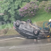 En el vehículo solo iba el conductor, quien no sufrió lesiones de consideración.