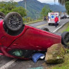 Tras el volcamiento del carro en la antigua vía a Chinchiná, se reportó una persona lesionada.