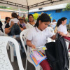 Los estudiantes de la sede Santo Domingo recibieron un paquete escolar.