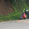 Al motociclista, aún sin identificar, lo hallaron dentro de una alcantarilla.