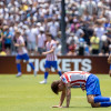  Pablo Barrios de Atlético de Madrid se lamenta este lunes.