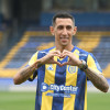 El delantero argentino Ángel Di María reacciona durante su presentación como nuevo jugador del Rosario Central este lunes, en el Estadio Gigante de Arroyito en Rosario (Argentina).