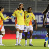 Mayra Ramírez (c) celebra junto a Linda Caicedo (2-d) y Catalina Usme (i) de Colombia este sábado, en un partido de la fase de grupos de la Copa América Femenina entre Colombia y Paraguay en el estadio Gonzalo Pozo Ripalda en Quito (Ecuador).