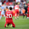 Diogo Jota celebró con el Liverpool su vigésimo título de la liga inglesa. El futbolista portugués falleció en un accidente de tránsito en España junto con su hermano Andre Silva el jueves 3 de julio del 2025.