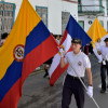 Desfile de la Independencia en Salamina (Caldas) con la Institución Educativa Pío XII por la Calle Real.