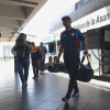 El jugador de la selección de fútbol Sub-20 de Paraguay David Fernández en su llegada al Aeropuerto Internacional Silvio Pettirossi en Luque (Paraguay), previo al viaje a Chile para disputar el Mundial Sub-20.