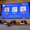 Los ganadores del Premio Nobel de Química 2025 se anuncian durante una conferencia de prensa en la Real Academia Sueca de Ciencias, en Estocolmo, Suecia, el 8 de octubre de 2025.