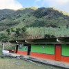Foto I Cortesía para LA PATRIA  La escuela de la vereda Samaria está rodeada de montañas con cultivos de plátano, café y caña. Allí piden señal de internet .