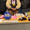 A Liliana la detuvieron en un allanamiento de esta semana en el barrio Samaria, de Manizales. Le encontraron estupefacientes, medicamentos de uso controlado y un revólver calibre 32 con munición.