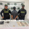 Le encontraron elementos en un armario (1,1 gramos de cocaína), en la habitación ($8 millones 711 mil), en otros dos armarios y una cama (1,9 gramos, 223,1 gramos de marihuana y 37,7 de cocaína).